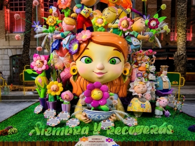 Cómo decorar una Hoguera con materiales que realmente marcan la diferencia